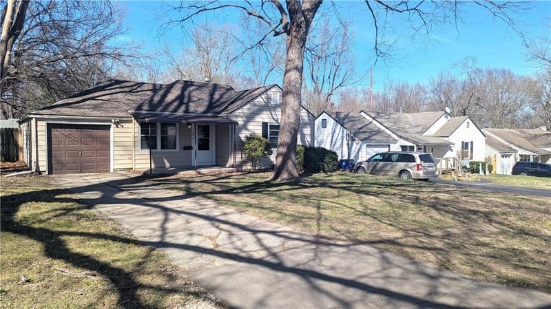 11108 57th St, Raytown, MO 64133