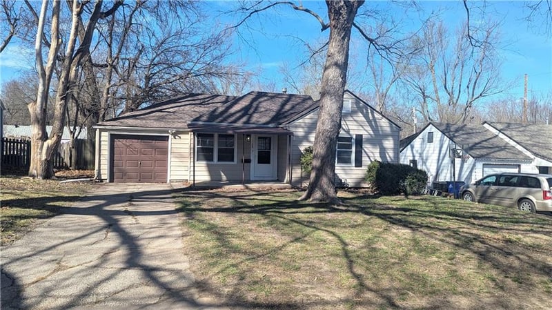 11108 57th St, Raytown, MO 64133