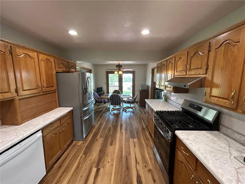 21921 Bb Hw, Nevada, MO 64772