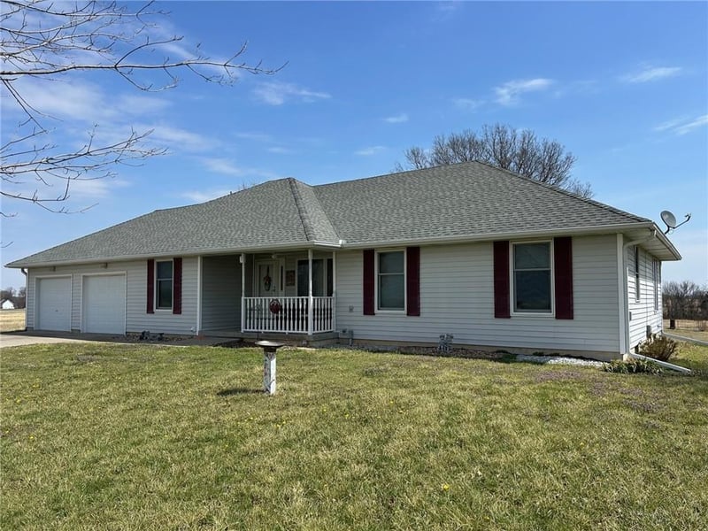21921 Bb Hw, Nevada, MO 64772