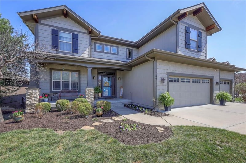 10711 Appleridge Ln, Olathe, KS 66061