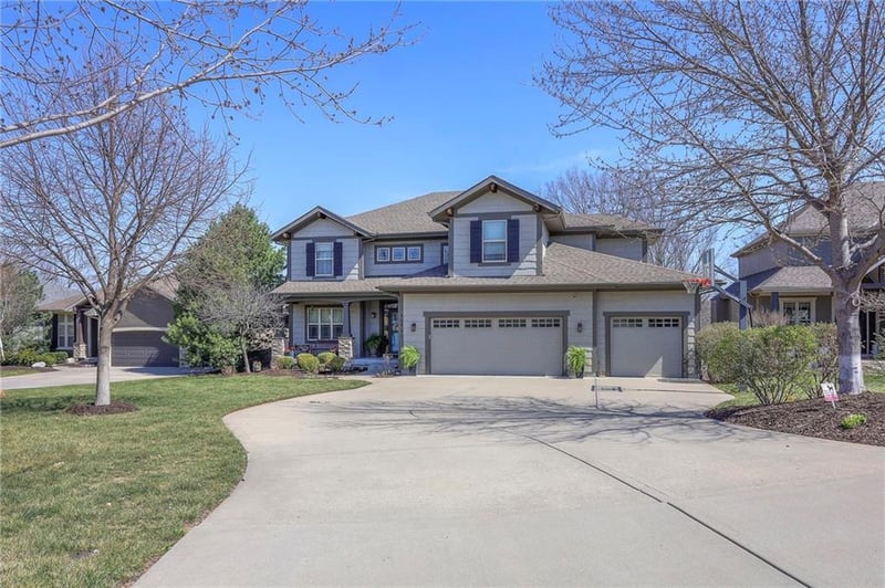 10711 Appleridge Ln, Olathe, KS 66061