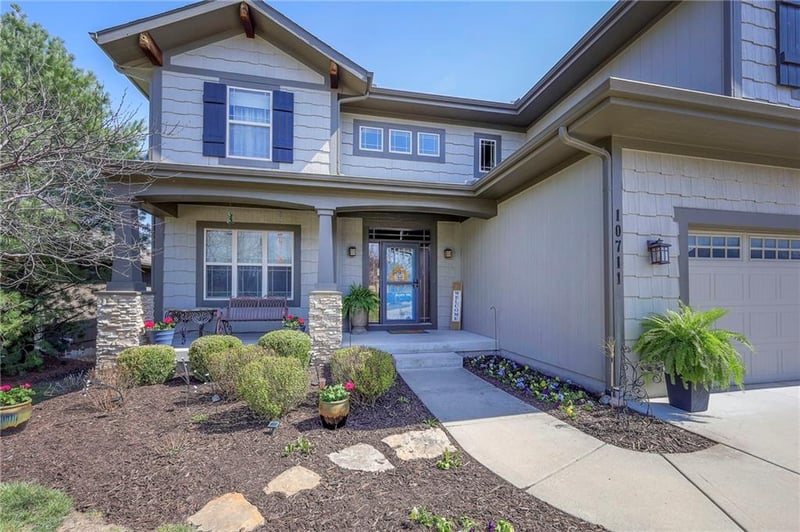 10711 Appleridge Ln, Olathe, KS 66061