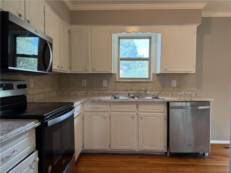 7718 90th Ter, Kansas City, MO 64138