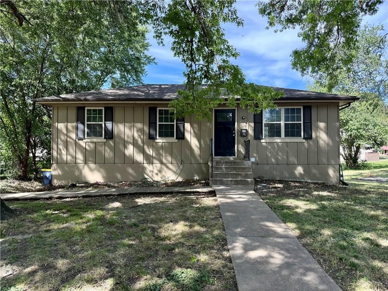 7718 90th Ter, Kansas City, MO 64138