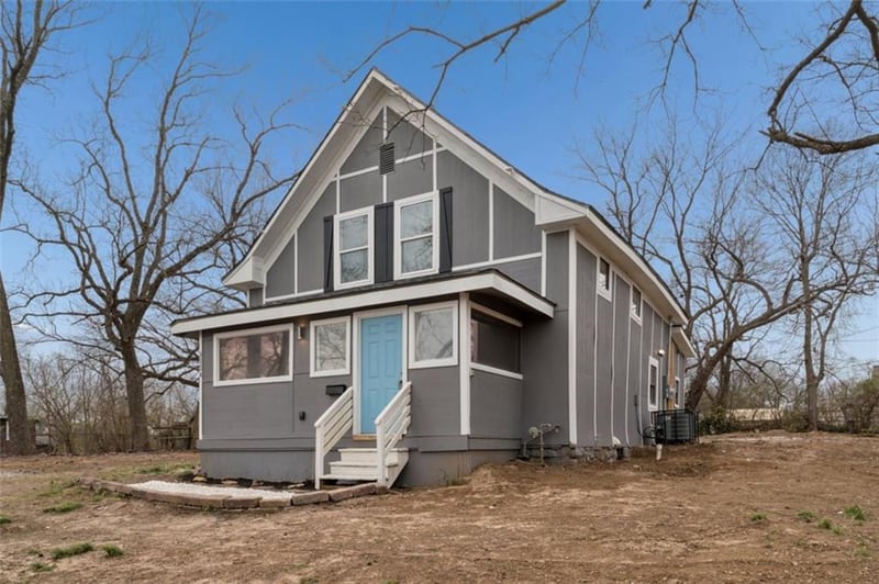 6024 Elmwood Ave, Kansas City, MO 64130