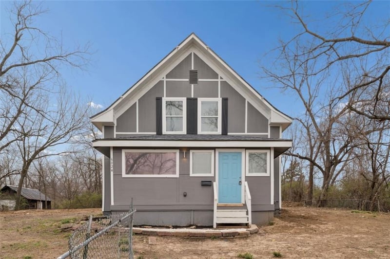 6024 Elmwood Ave, Kansas City, MO 64130