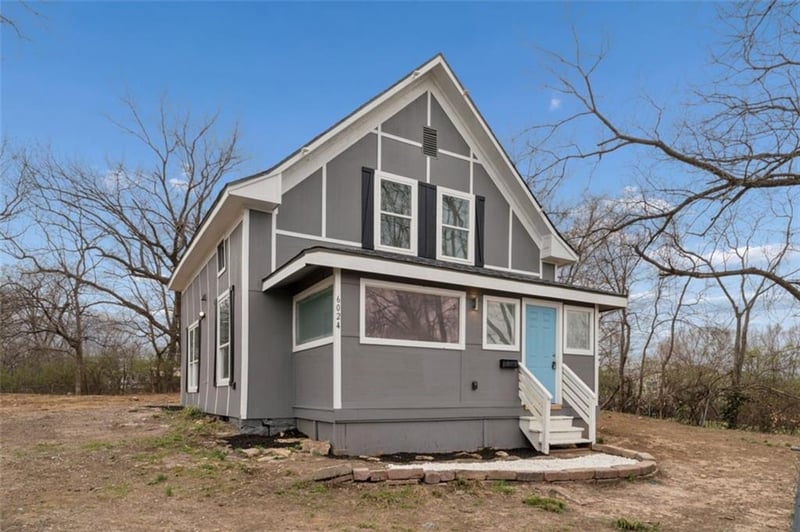 6024 Elmwood Ave, Kansas City, MO 64130