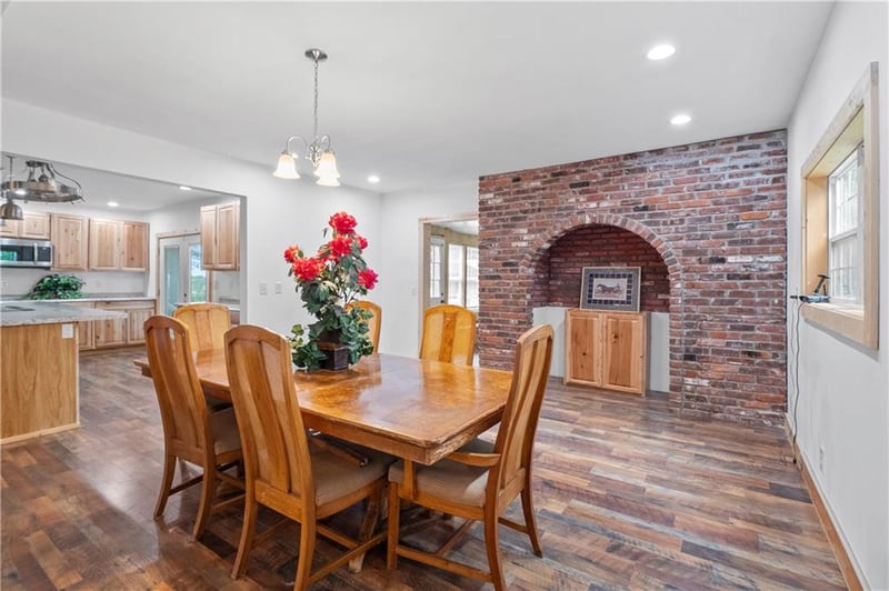 119 1050th Rd, Warrensburg, MO 64093