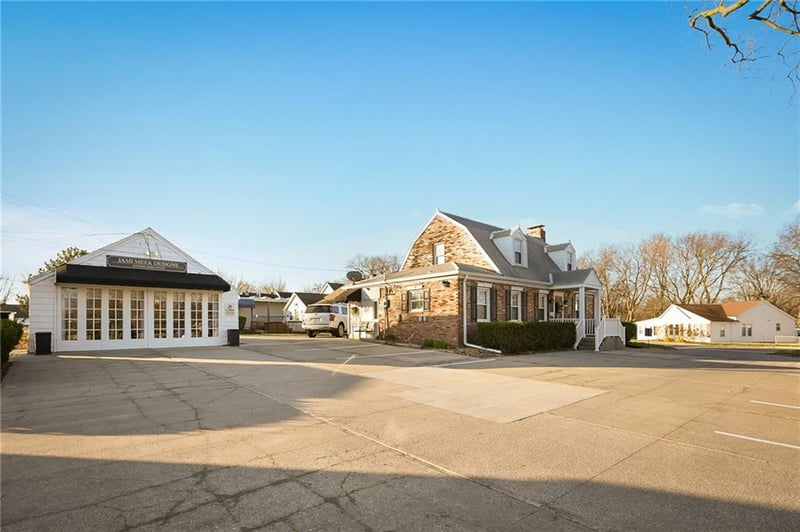 203 Jefferson St, Lee's Summit, MO 64063