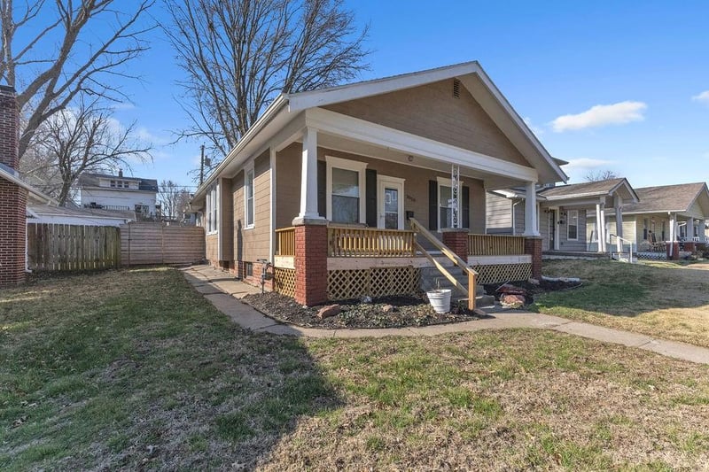 3020 Faraon St, St Joseph, MO 64501