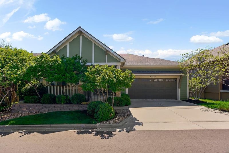 8539 Barstow St, Lenexa, KS 66219