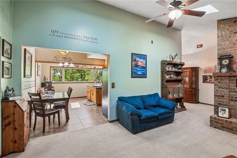 22774 George Rd, Tonganoxie, KS 66086