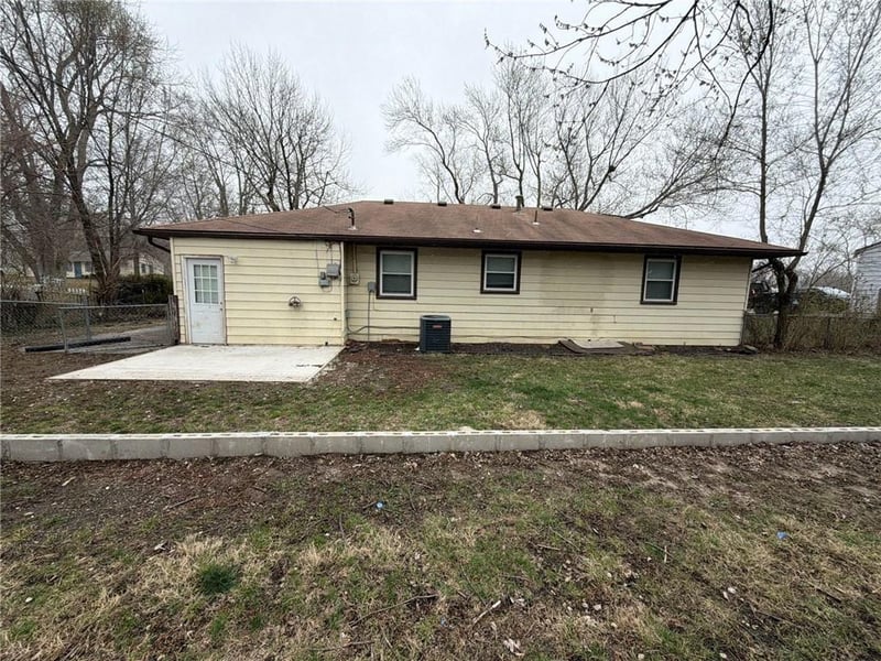 17130 Chula Vista Dr, Belton, MO 64012