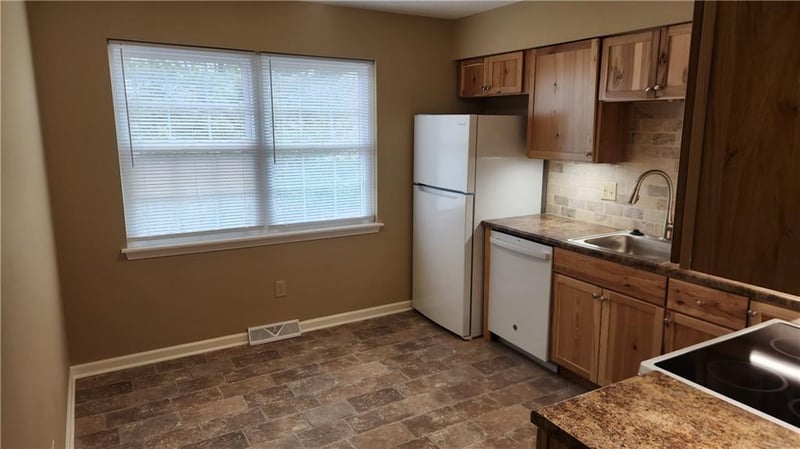 8736 N Hull Ave, Kansas City, MO 64154