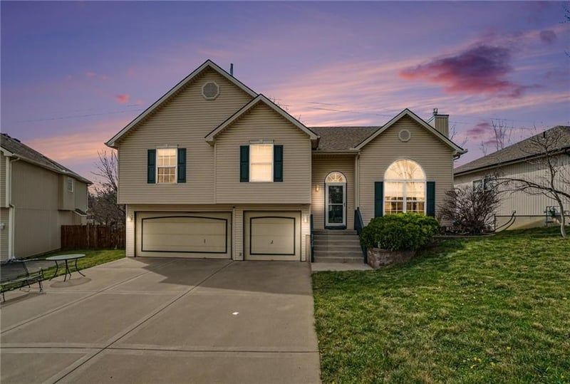 8528 Ava Ave, Kansas City, MO 64154