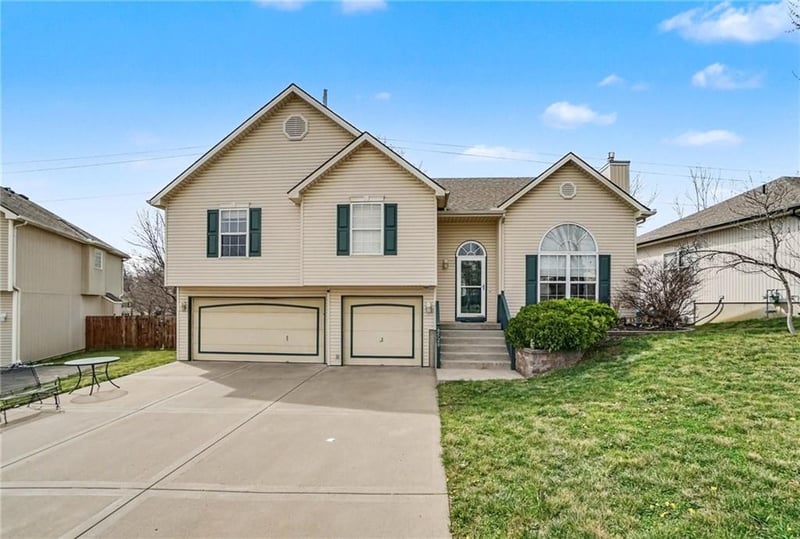 8528 Ava Ave, Kansas City, MO 64154