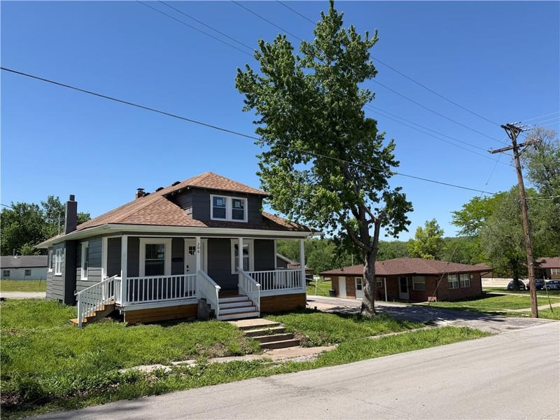 208 Camden St, Richmond, MO 64085