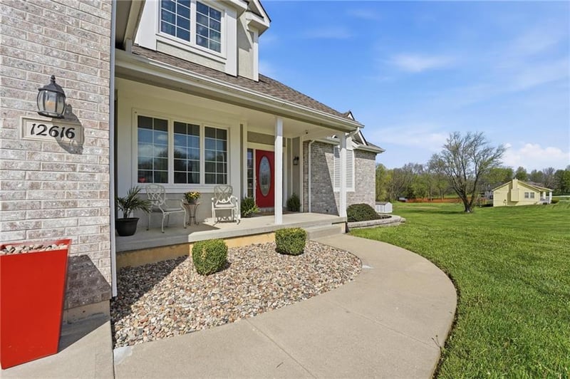 12616 Donahoo Rd, Kansas City, KS 66109