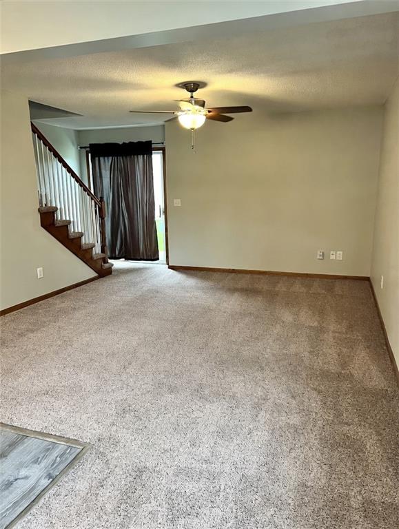 1611 Highland Dr, Lee's Summit, MO 64081