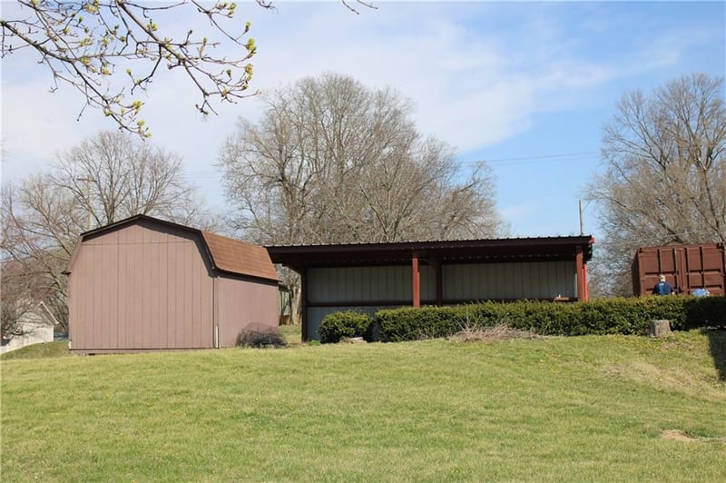 4033 Parvin Rd, Kansas City, MO 64117