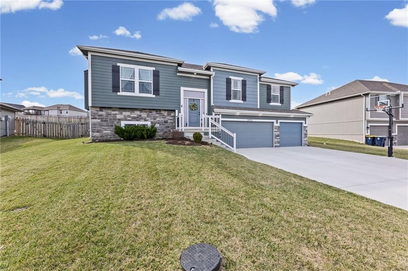 11722 Manning Ave, Kansas City, MO 64157