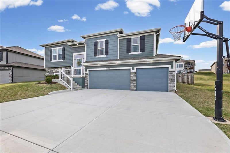 11722 Manning Ave, Kansas City, MO 64157