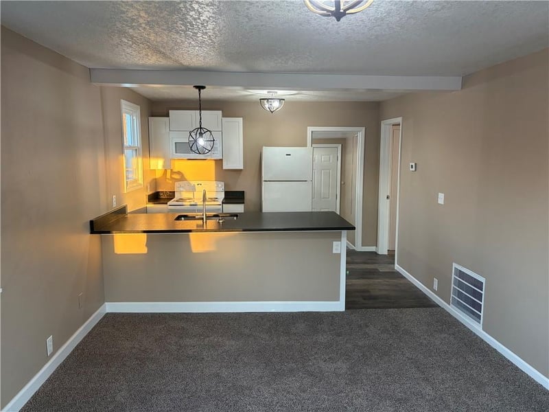 513 1st St, Osawatomie, KS 66064