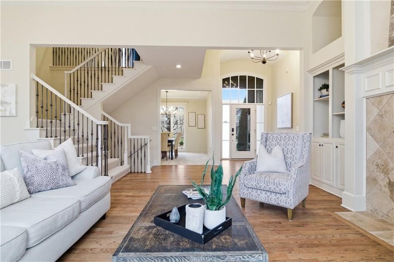10514 River Hills Dr, Parkville, MO 64152