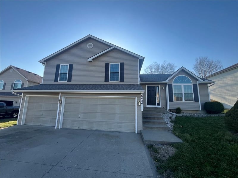 8424 Winfield Ave, Kansas City, MO 64153
