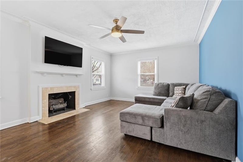 801 72nd St, Kansas City, MO 64131