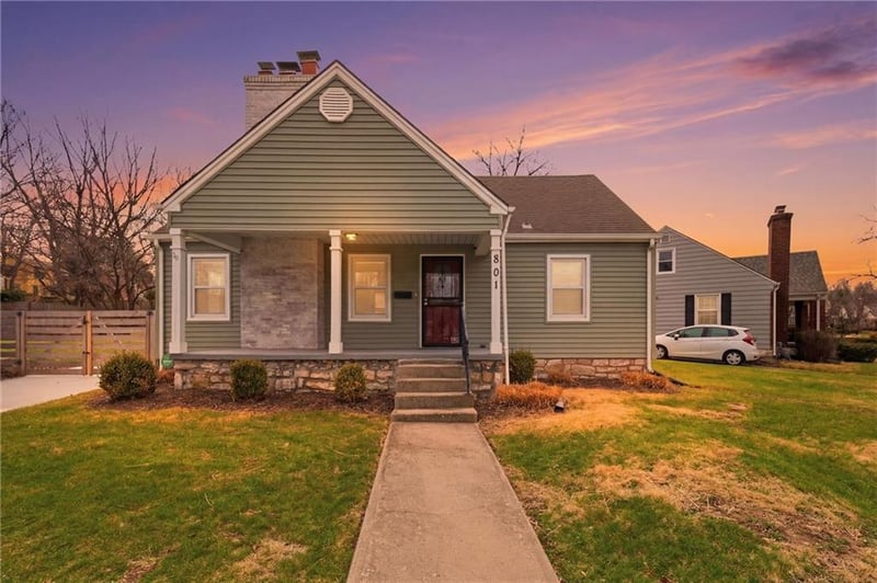 801 72nd St, Kansas City, MO 64131