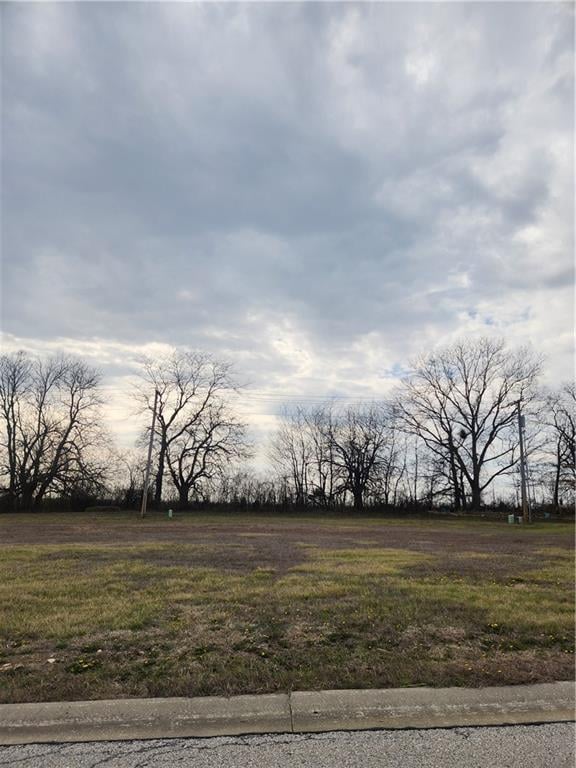 518 Hamlet Dr, Harrisonville, MO 64701