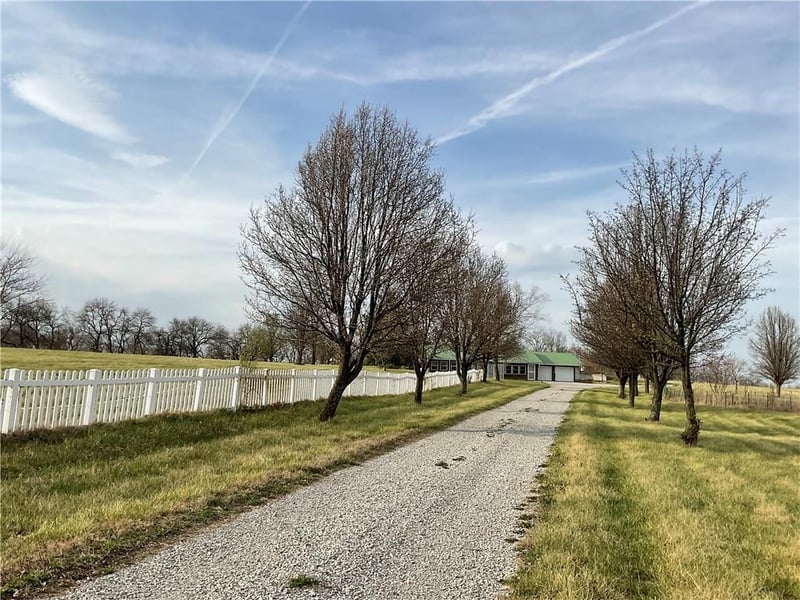 10697 SW 116 Hw, Lathrop, MO 64465