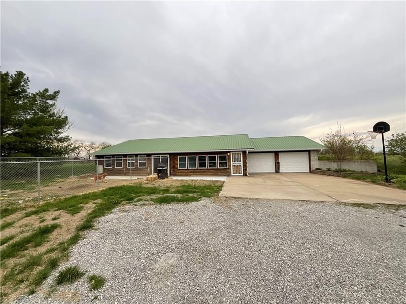 10697 SW 116 Hw, Lathrop, MO 64465