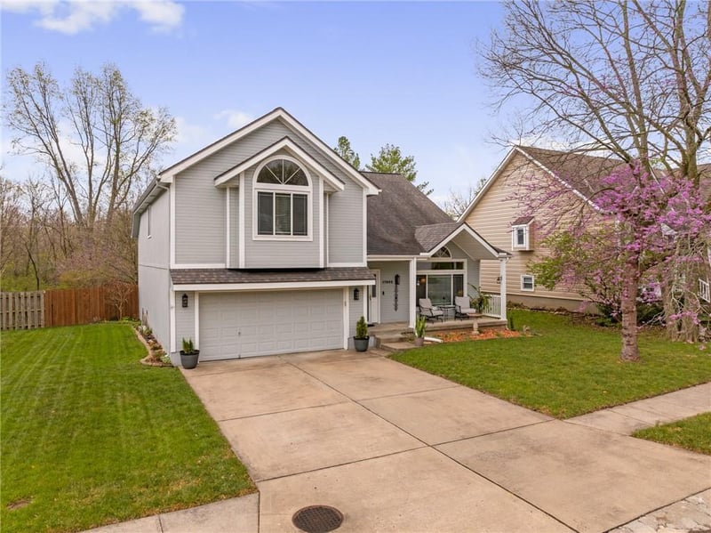 17005 44 St, Independence, MO 64055