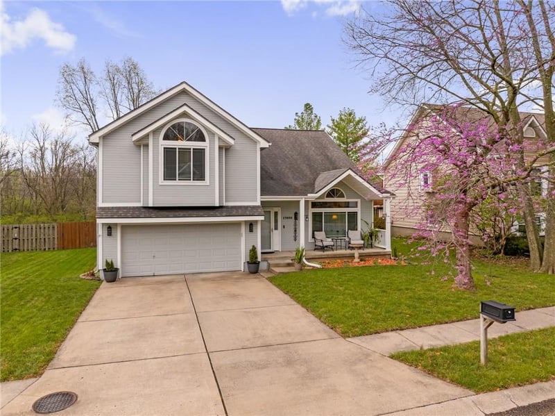 17005 44 St, Independence, MO 64055