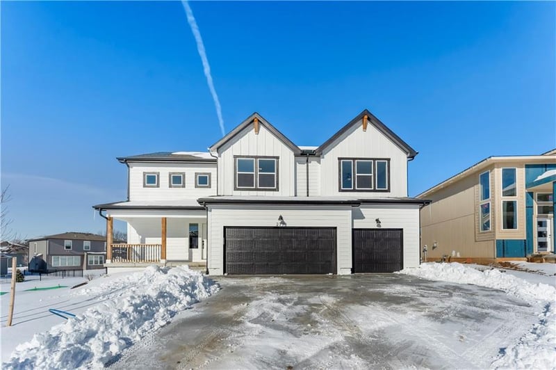 354 Chavis Dr, Blue Springs, MO 64064