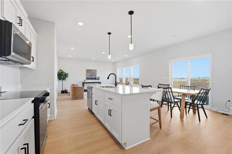 355 Chavis Dr, Blue Springs, MO 64064