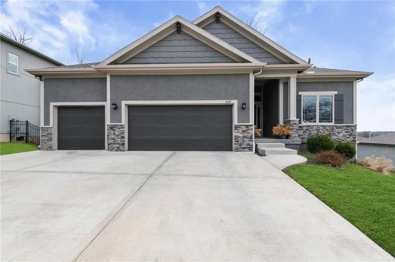 1605 59th St, Kansas City, MO 64118