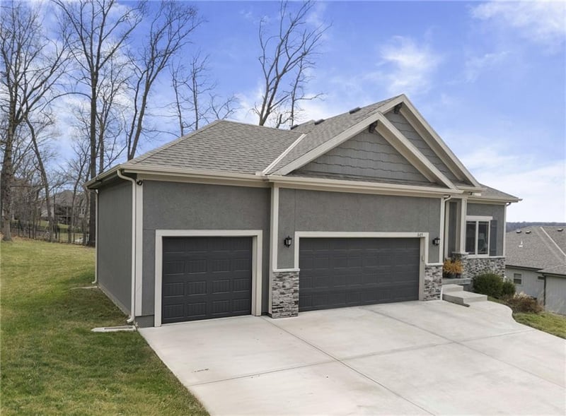 1605 59th St, Kansas City, MO 64118