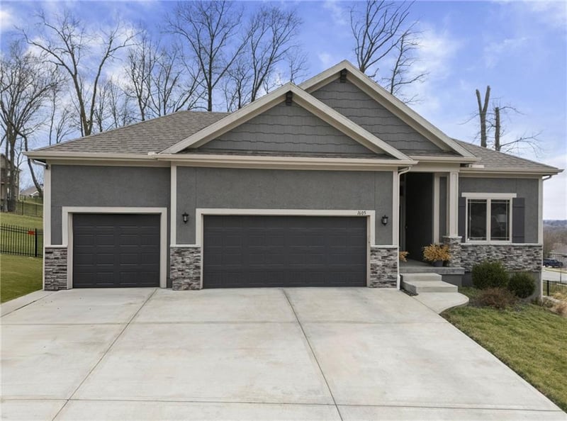 1605 59th St, Kansas City, MO 64118