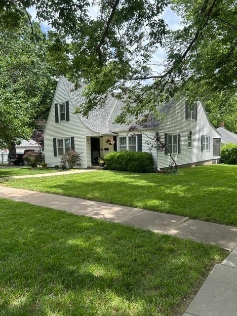 217 5th St, Burlington, KS 66839