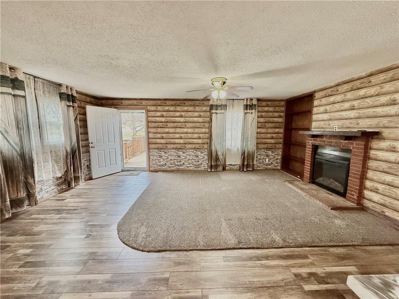 422 Thompson St, Maryville, MO 64468