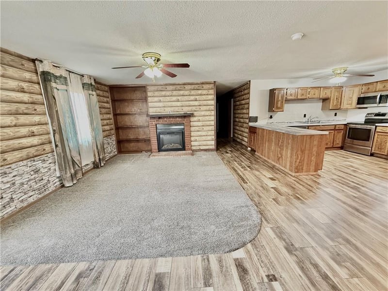 422 Thompson St, Maryville, MO 64468