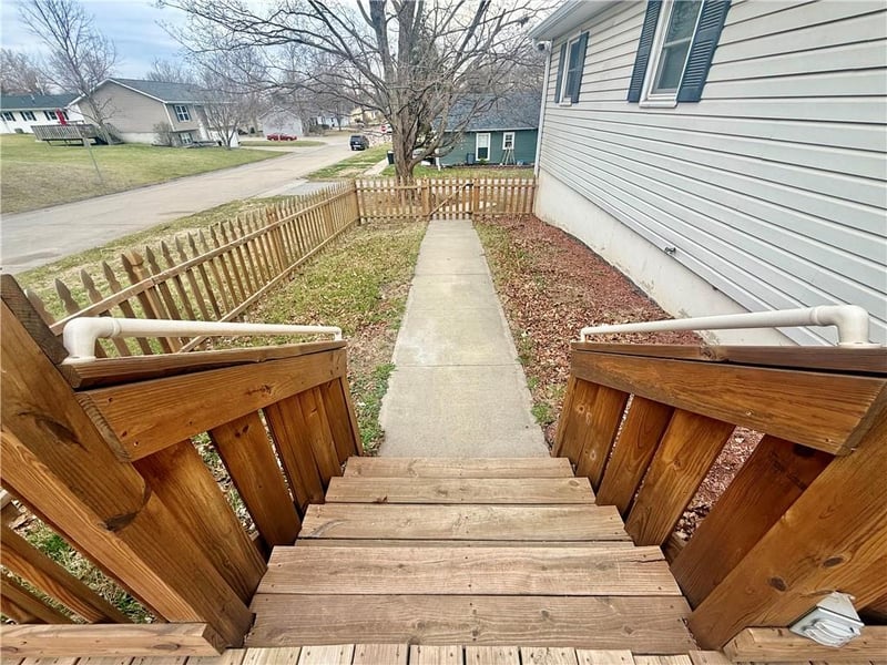 422 Thompson St, Maryville, MO 64468