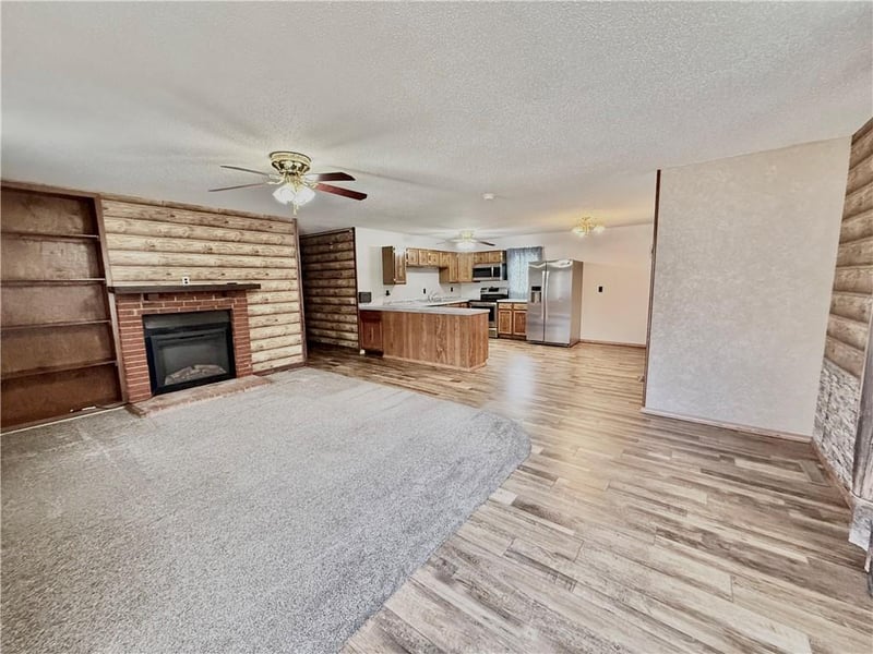 422 Thompson St, Maryville, MO 64468