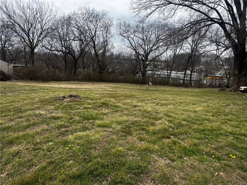 8 70th Pl, Kansas City, MO 64118