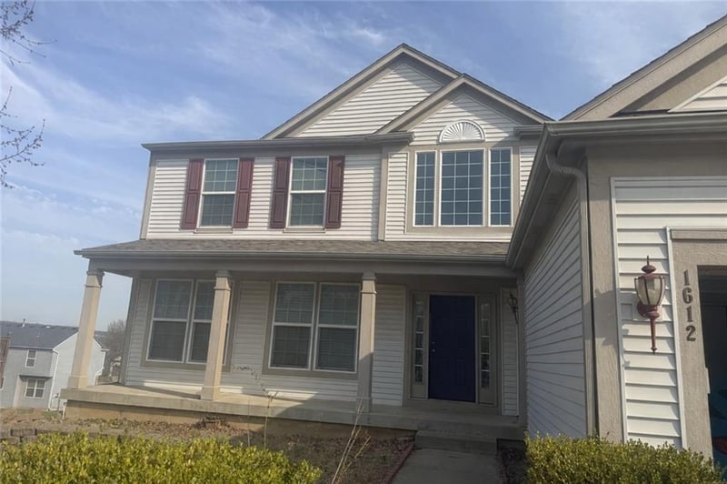 1612 54th Ter, Kansas City, MO 64118