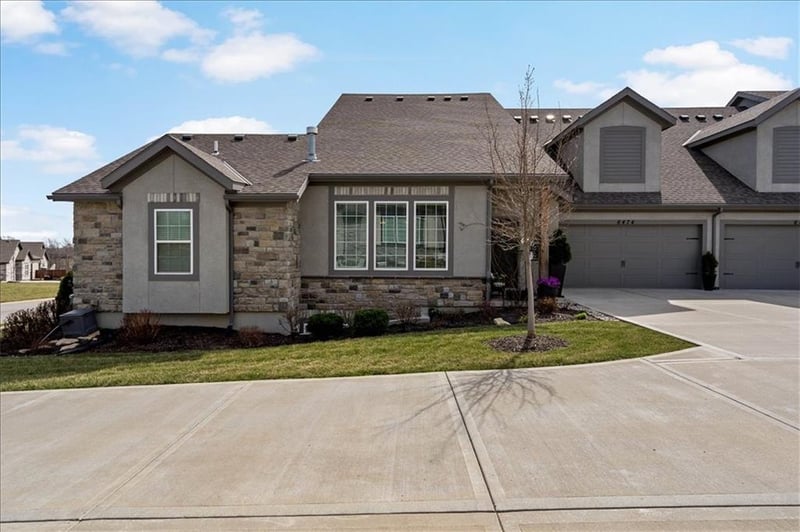 6474 Barth Rd, Shawnee, KS 66226